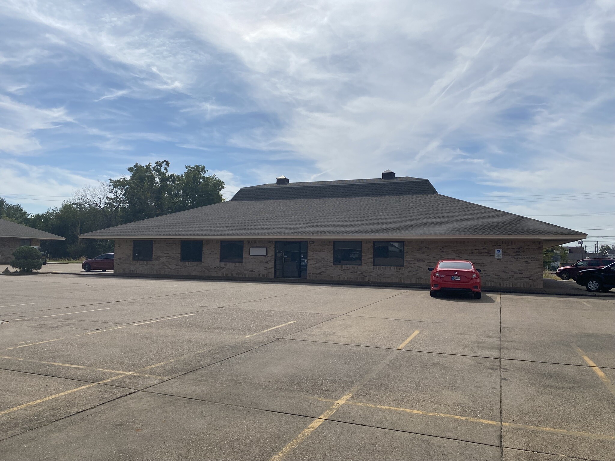 701 N Weinbach Ave, Evansville, IN for lease Interior Photo- Image 1 of 23