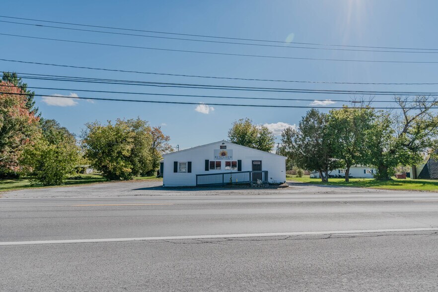 1034 US Highway 11, Gouverneur, NY for sale - Primary Photo - Image 1 of 14