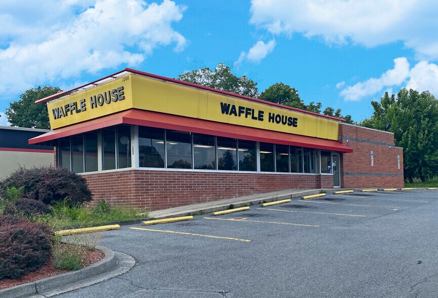 1300 Lincoln Way E Chambersburg Pa 17202 Loopnet Com