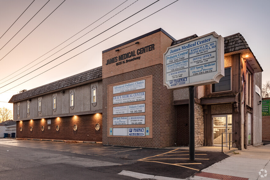 1835 N 19th Ave, Melrose Park, IL for lease - Primary Photo - Image 1 of 87