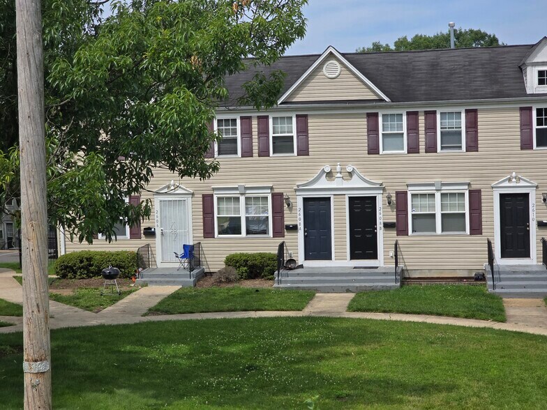 2513 Kent Town Pl, Hyattsville, MD for sale - Primary Photo - Image 1 of 1