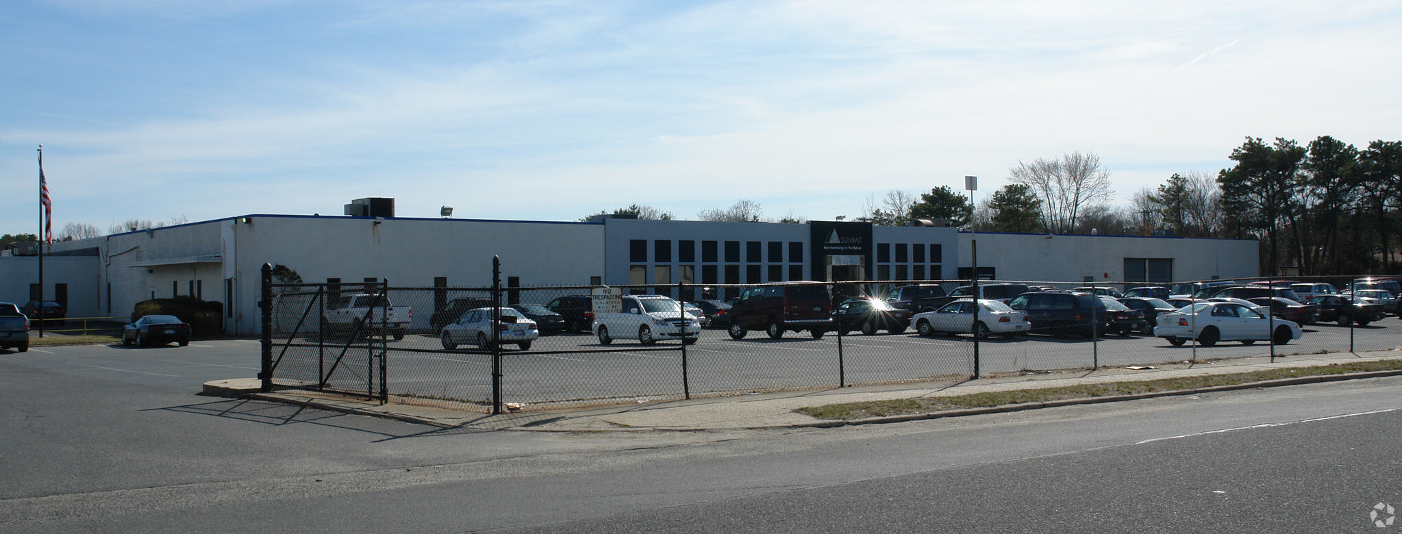 100 Spence St, Bay Shore, NY for sale Primary Photo- Image 1 of 1