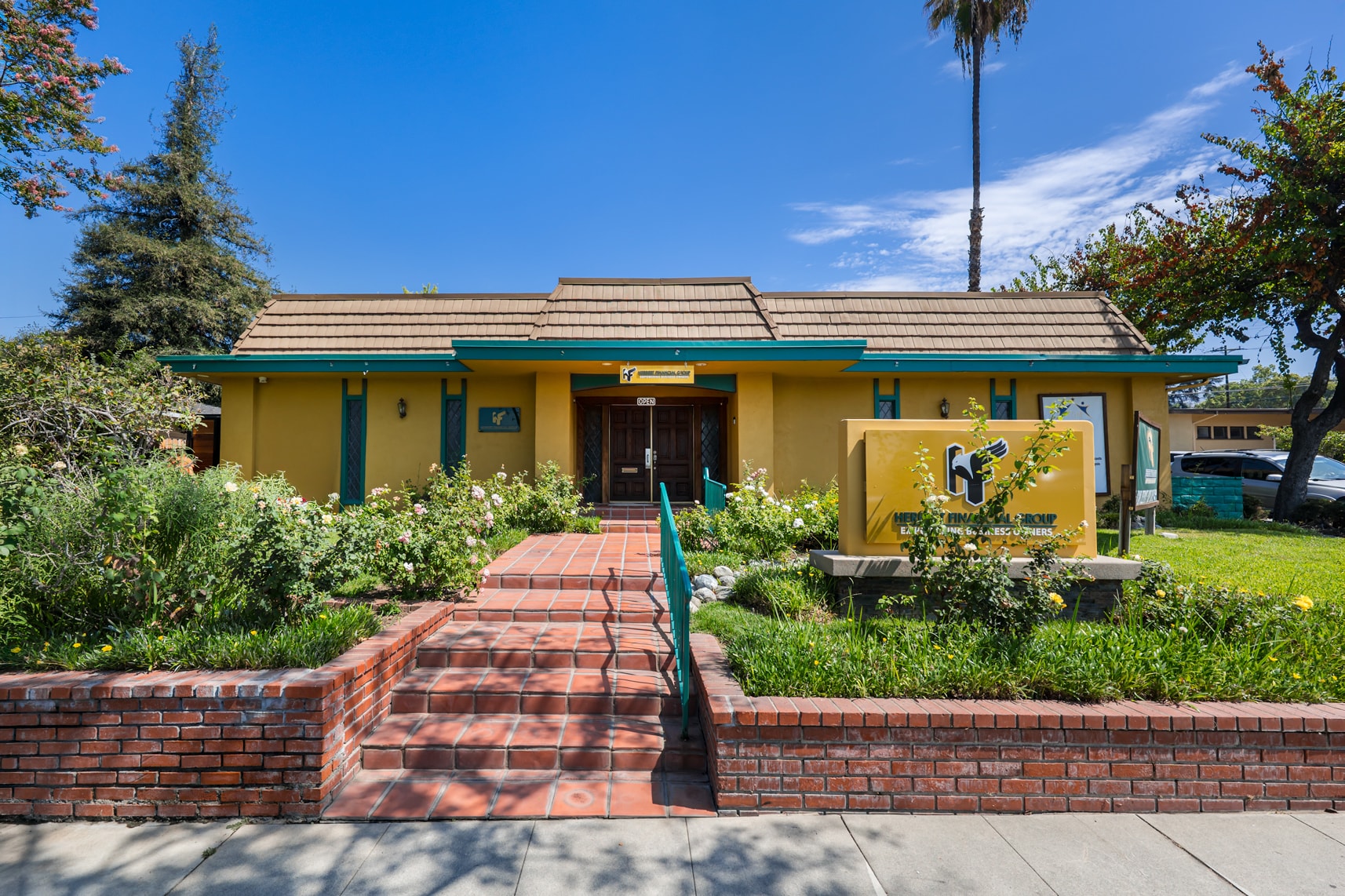 635 W Foothill Blvd, Monrovia, CA for sale Interior Photo- Image 1 of 38