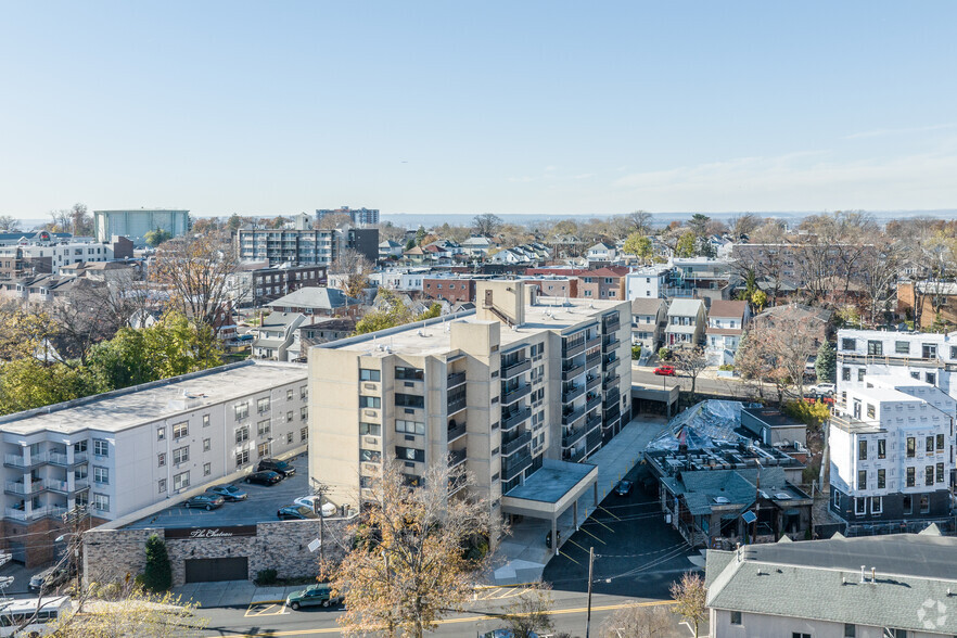 555 Gorge Rd, Cliffside Park, NJ for lease - Aerial - Image 2 of 9