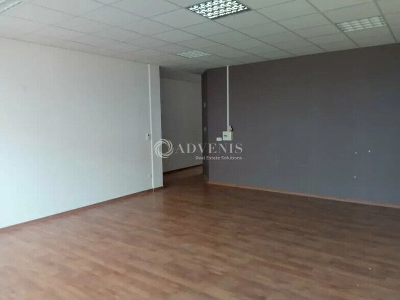 Office in  for lease - Interior Photo - Image 1 of 2