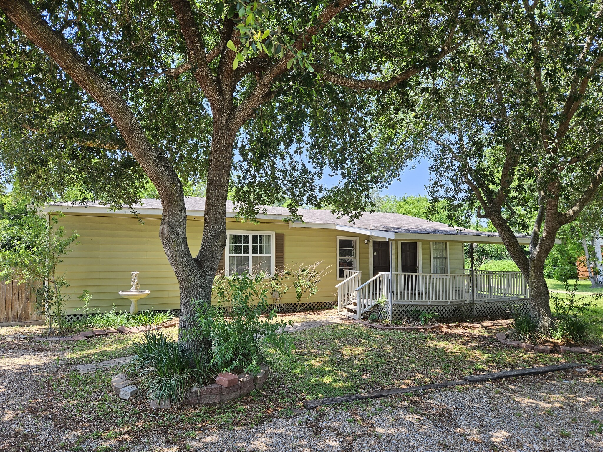 245 Gonyo Ln, Richmond, TX for sale Primary Photo- Image 1 of 1