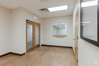 4709-4711 Golf Rd, Skokie, IL for lease Interior Photo- Image 2 of 5