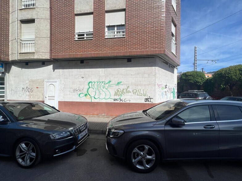 Retail in Ponferrada, León for sale - Building Photo - Image 2 of 3