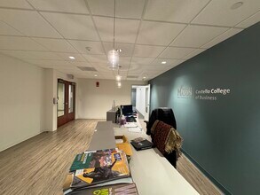 9900 Main St, Fairfax, VA for lease Interior Photo- Image 1 of 4