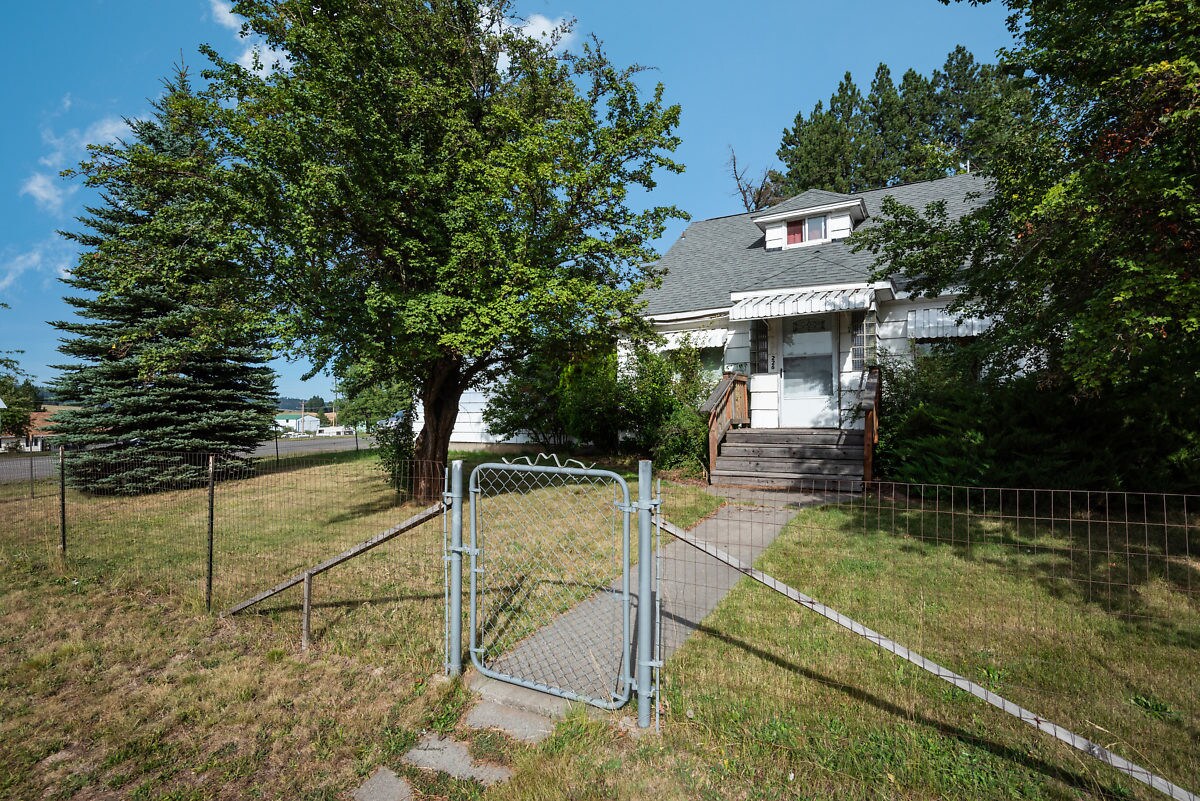 226 9th St, Plummer, ID for sale Primary Photo- Image 1 of 1