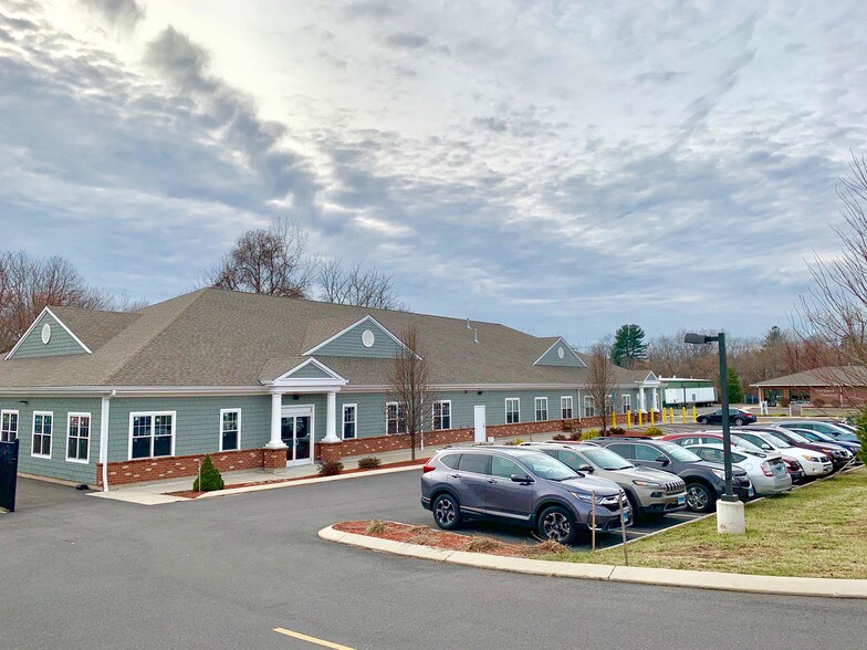 13 High St, Portland, CT 06480