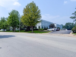 1400 Crispin Dr, Elgin, IL for lease Building Photo- Image 1 of 43