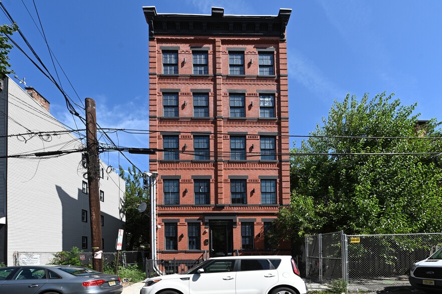 208 15th St, Jersey City, NJ for sale - Building Photo - Image 2 of 47