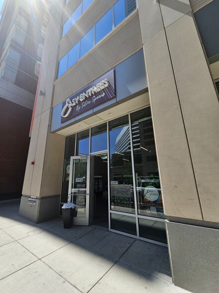 1776 Curtis St, Denver, CO for lease - Building Photo - Image 1 of 4