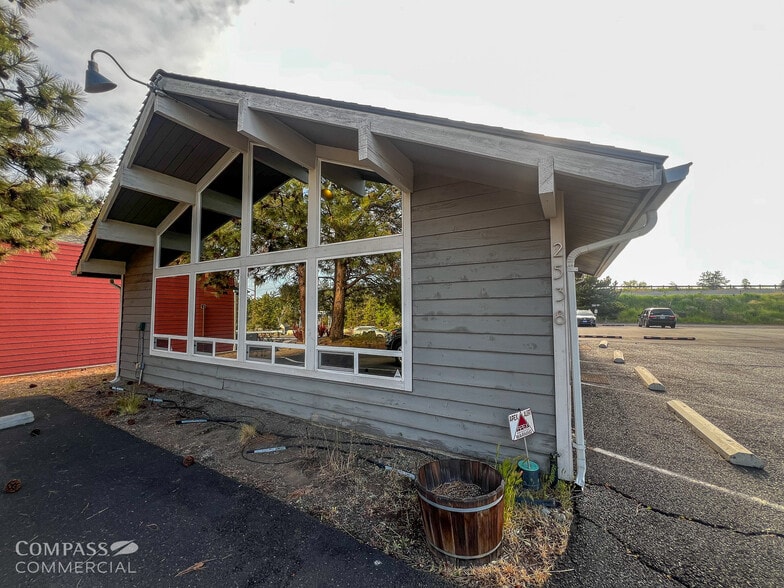 2538 NE Division St, Bend, OR for lease - Building Photo - Image 2 of 12