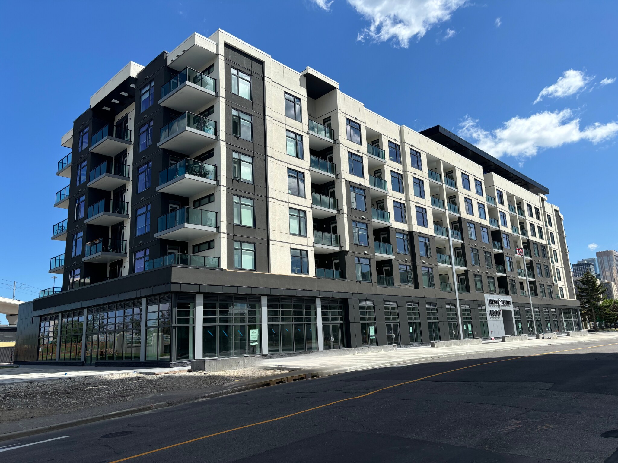 1400 10th Av SW, Calgary, AB for lease Primary Photo- Image 1 of 3