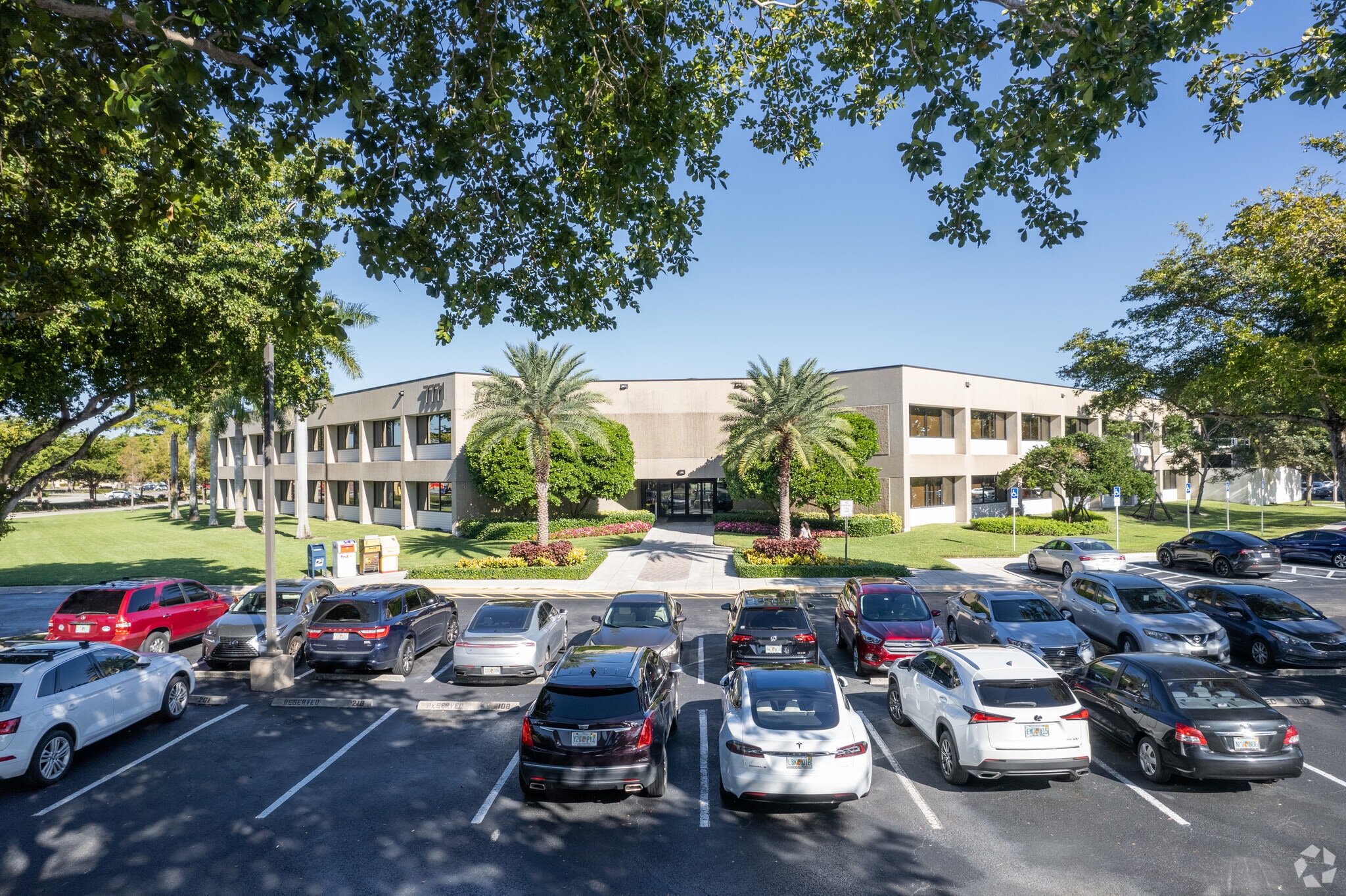 7771 W Oakland Park Blvd, Fort Lauderdale, FL for lease Primary Photo- Image 1 of 34