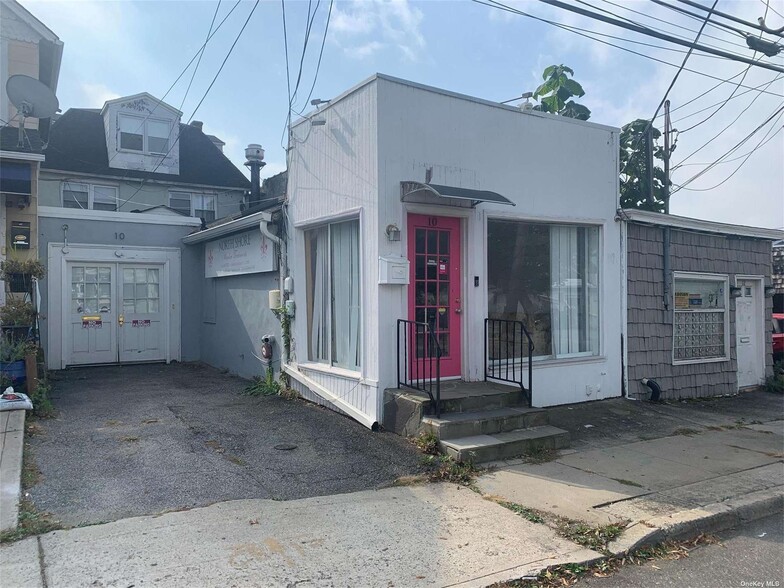 10 Willowdale Ave, Port Washington, NY for lease - Building Photo - Image 1 of 6