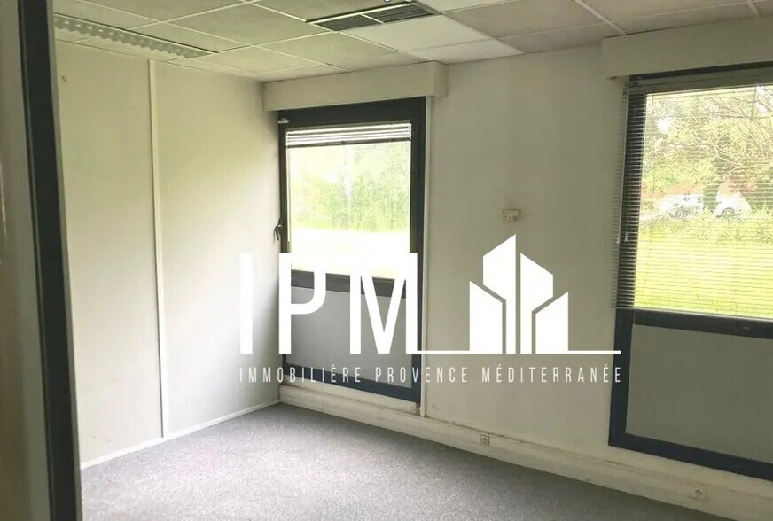 Office in Meyreuil for lease - Interior Photo - Image 3 of 5