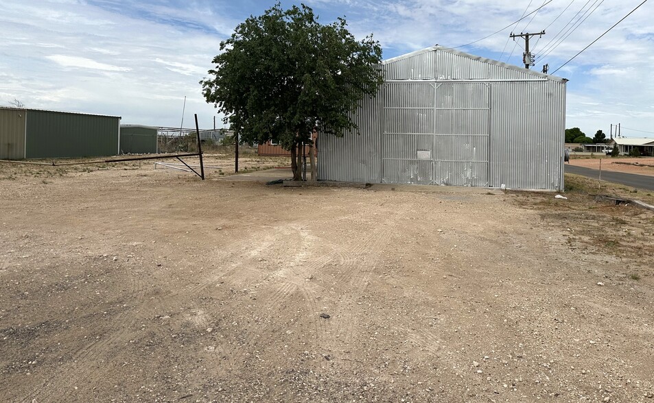 26 O'Brien st, Wickett, TX 79788 Industrial for Sale