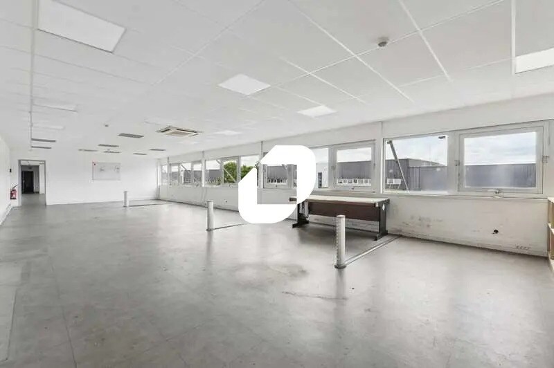 Industrial in SAINT-OUEN-L'AUMONE for lease - Building Photo - Image 2 of 30