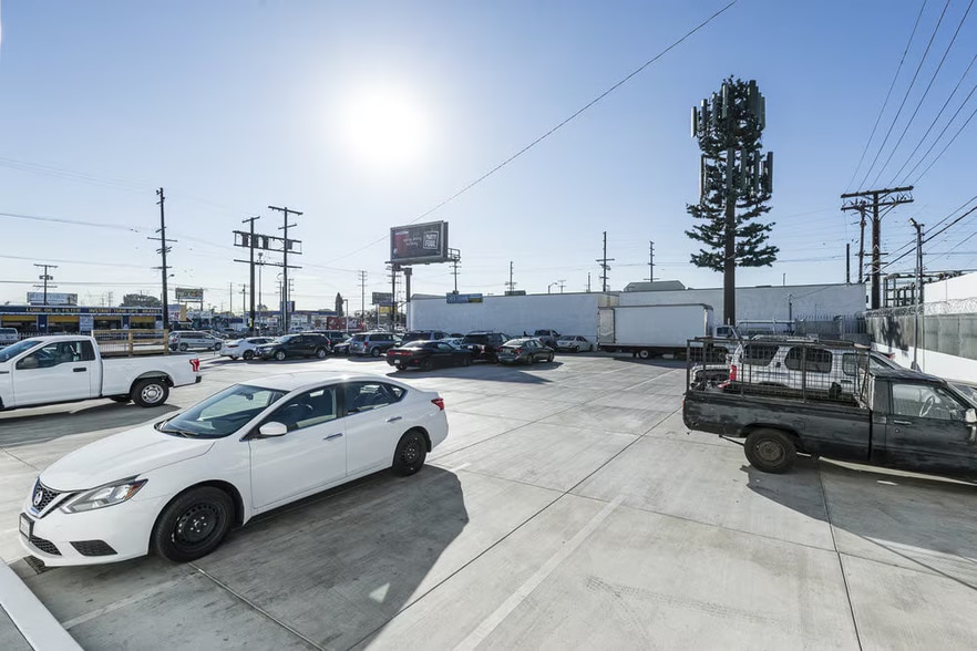 6829 Lankershim Blvd, North Hollywood, CA for lease - Building Photo - Image 2 of 10