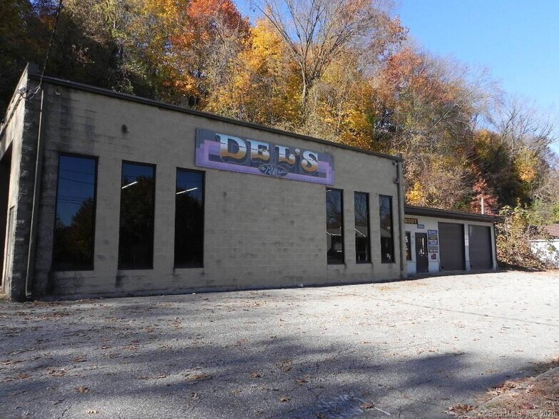 209 Pershing Dr, Ansonia, CT for sale - Primary Photo - Image 1 of 1