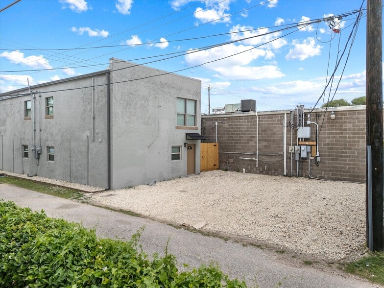 1010 27th st, Galveston, TX for sale - Building Photo - Image 2 of 16