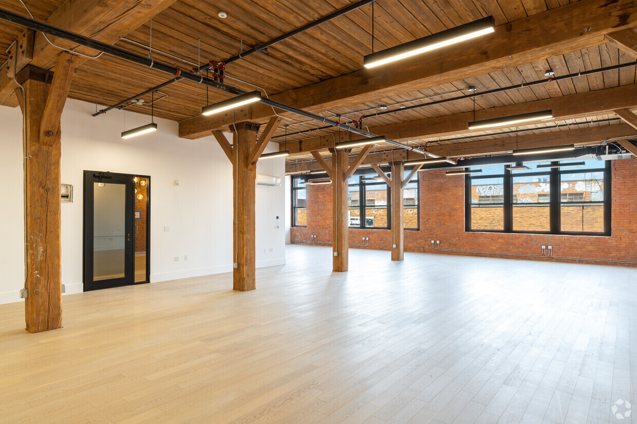 94 9th St, Brooklyn, NY for lease Interior Photo- Image 1 of 6