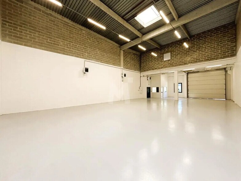 Flex in Villebon-sur-Yvette for lease - Building Photo - Image 2 of 14