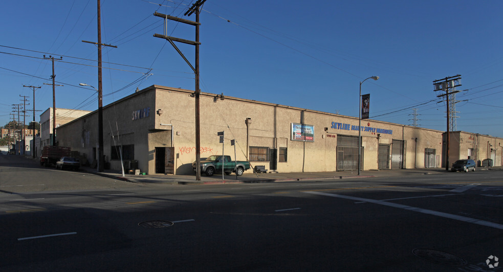 1701-1721 N Main St, Los Angeles, CA for lease - Primary Photo - Image 1 of 14