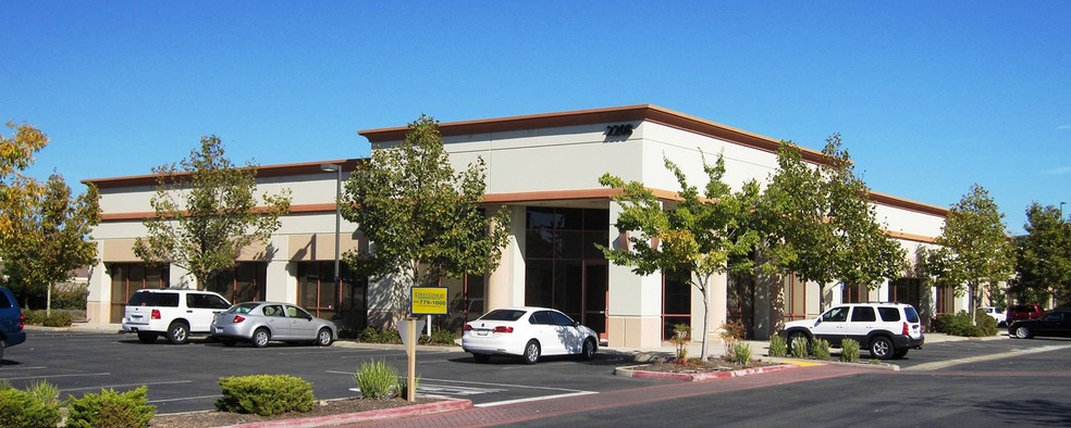 2208 Plaza Dr, Rocklin, CA for lease - Primary Photo - Image 1 of 9