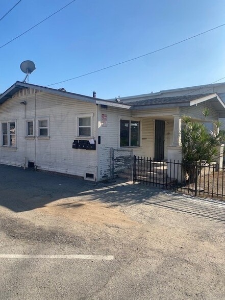 6502-6506 Flora Ave, Bell, CA for sale - Building Photo - Image 3 of 12