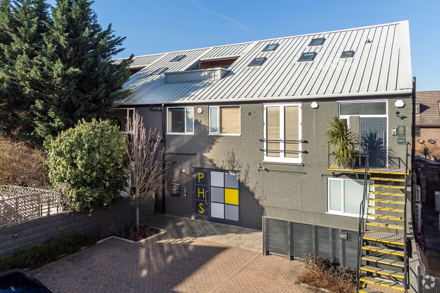 25-37 Cowleaze Rd, Kingston Upon Thames for lease - Building Photo - Image 1 of 14