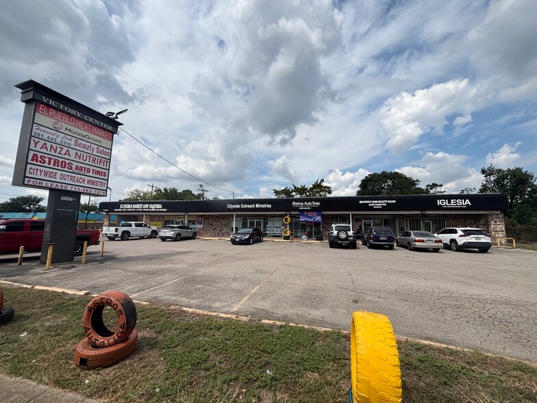 6046-6060 W Little York Rd, Houston, TX for lease - Building Photo - Image 2 of 3