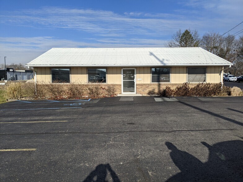 1259 M 89, Plainwell, MI 49080