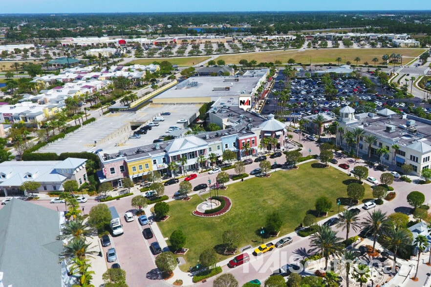 10451 SW Village Center Dr, Port Saint Lucie, FL for lease - Building Photo - Image 2 of 10