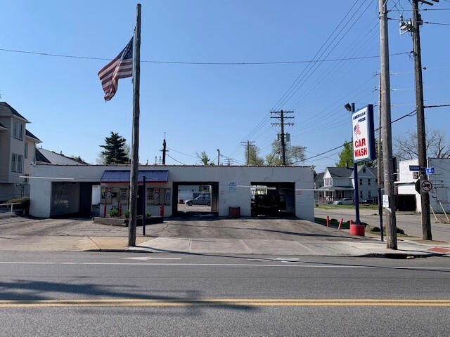 Car Wash Portfolio - 2 Turnkey Locations portfolio of 2 properties for sale on LoopNet.com - Building Photo - Image 1 of 2