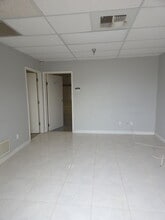 5501 Aldrin Ct, Bakersfield, CA for lease Interior Photo- Image 1 of 4