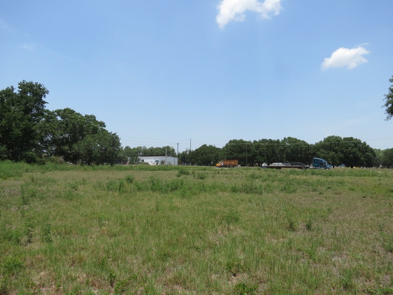 2021-2099 Airport Rd, Plant City, FL for sale - Building Photo - Image 1 of 1