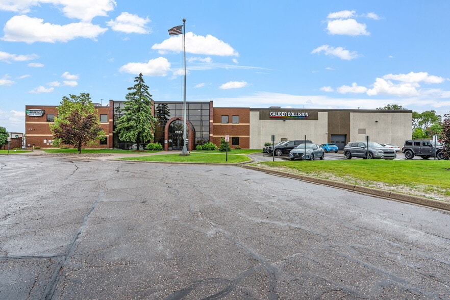 Blue Water I & Blue Water II portfolio of 2 properties for sale on LoopNet.com - Building Photo - Image 2 of 30