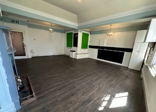 12-12A Gillygate, Pontefract for lease Interior Photo- Image 2 of 3