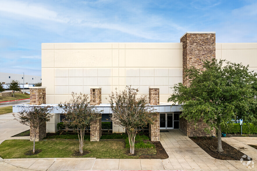 1600 Lakeside Pky, Flower Mound, TX for lease - Building Photo - Image 3 of 5