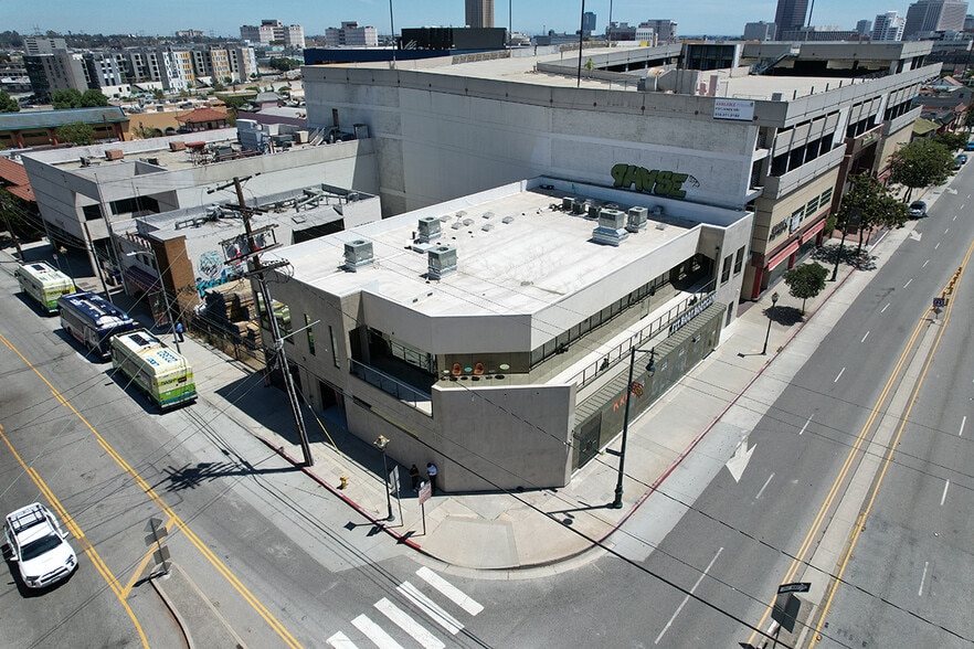 990 N Hill St, Los Angeles, CA for lease - Building Photo - Image 2 of 14