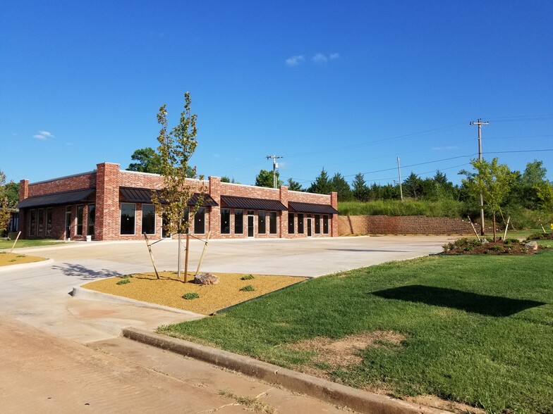 901 E 35th St, Shawnee, OK for lease - Building Photo - Image 2 of 2