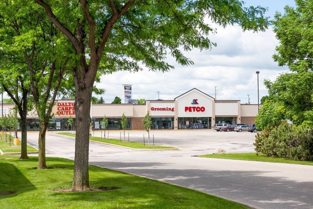 1900-1964 S Koeller St, Oshkosh, WI for lease Building Photo- Image 1 of 50