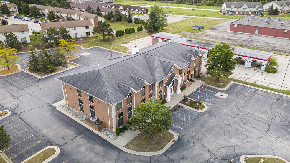 47800 Gratiot Ave, Chesterfield, MI for lease - Building Photo - Image 3 of 35