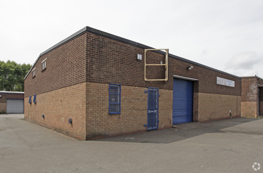 Ettingshall Rd, Wolverhampton for lease - Primary Photo - Image 1 of 2