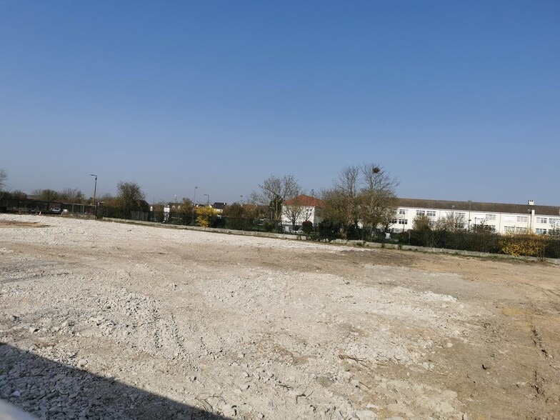 13 Rue Du Bas De La Plaine, Sartrouville for lease - Site Plan - Image 2 of 2