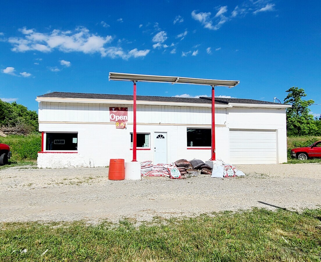 322 N Topeka St, Carbondale, KS 66414